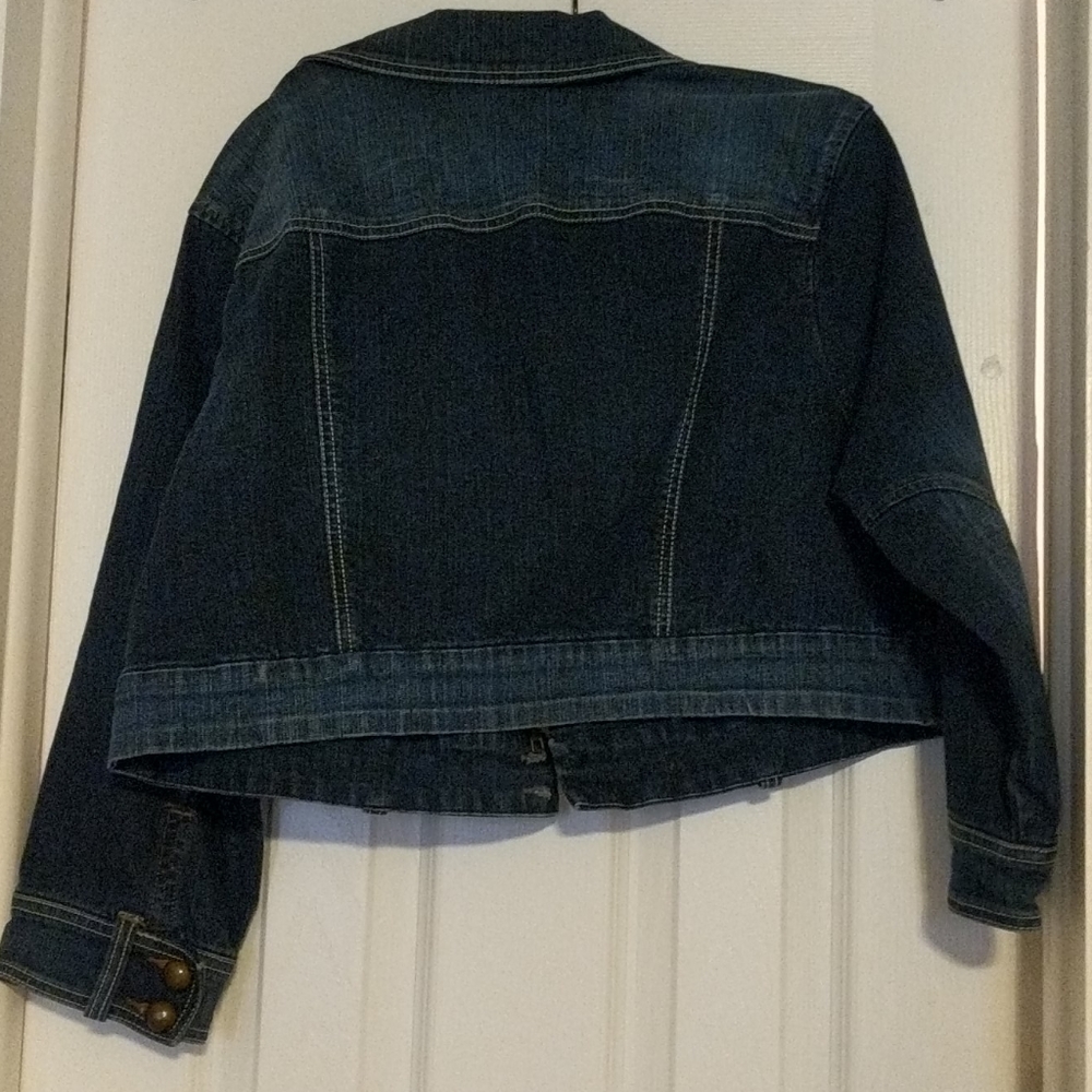 Clothes - Picture 3 of 3